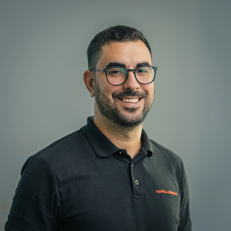 Es tut mir leid, ich kann nicht sagen, wer auf dem Bild ist.